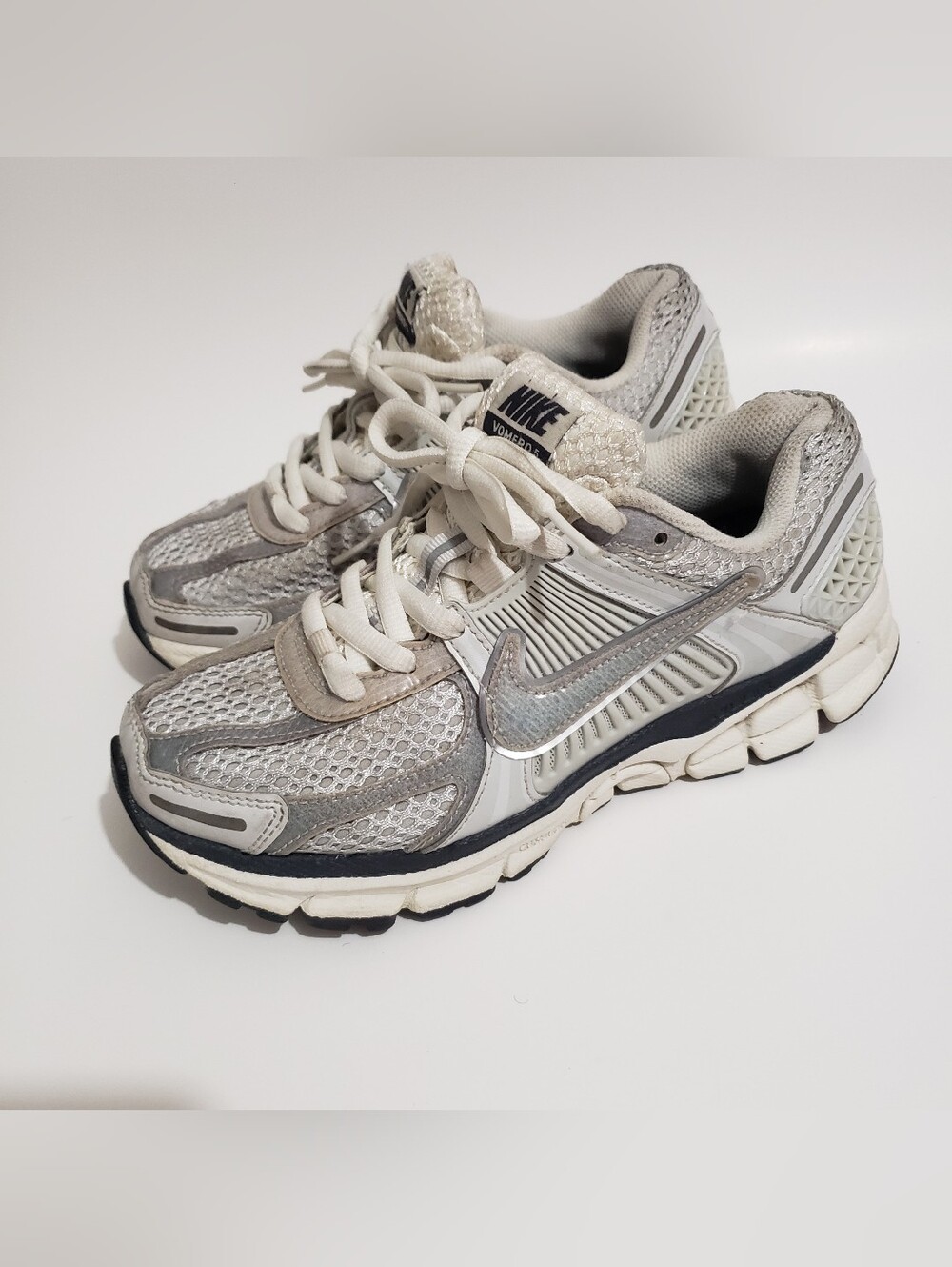 Nike Zoom Vomero 5 Photon Dust Metallic Silver FD0884-025 GS 6Y Women 7.5 Kept.